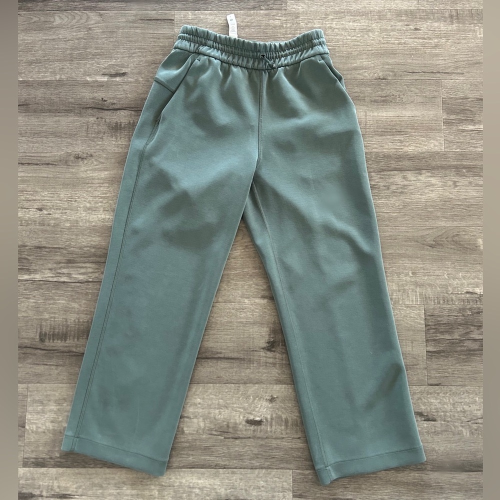Women’s Lululemon Soft-stream Cropped Pants 2 - Picture 2 of 5